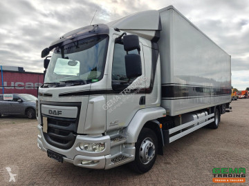 شاحنة DAF 1500 LF 230 FA 4x2 SleeperCab Euro6C - 6CYL - Enclosed Box 7.3M + Tail Lift KG - Navigation - 03/2027 MOT