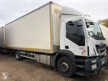 شاحنة عربة مقفلة Iveco