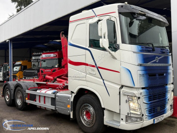 شاحنة ناقلة حاويات متعددة الأغراض Volvo