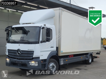 شاحنة عربة مقفلة Mercedes