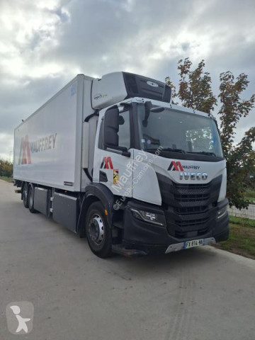 Iveco mono temperature refrigerated truck