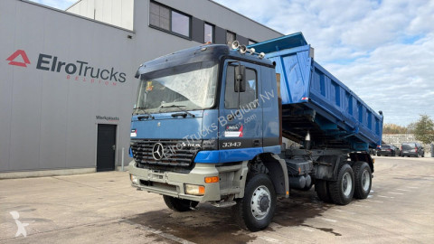 Kamion trojitá korba Mercedes