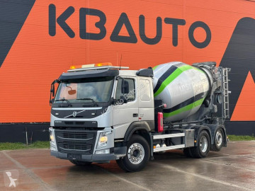 Lastbil beton cementmixer Volvo