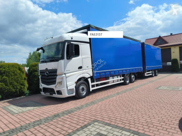 Kamion Mercedes Actros Firanka