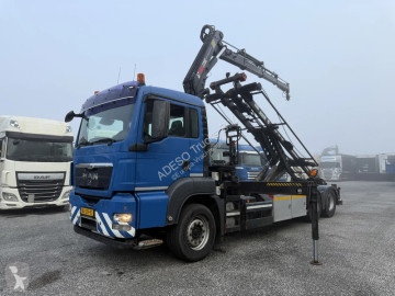 Vrachtwagen MAN TGS 28.360 6x2 Hiab 220C crane, NCH