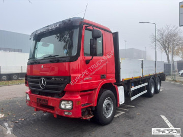Lastbil flatbed Mercedes