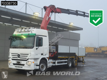 Camião grua Mercedes