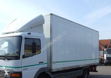 Camion fourgon déménagement Mercedes