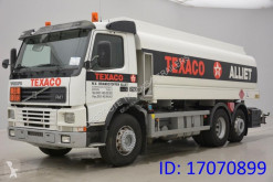 Camion Volvo FM7 citerne produits chimiques occasion