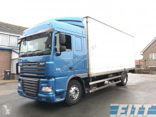 Camión DAF XF105 furgón usado
