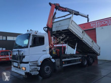 Vrachtwagen platte bak Mercedes 2628