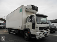 Camião Volvo FL618 frigorífico usado