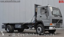 Camión caja abierta Volvo FL10 320