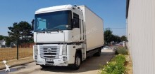 Camión de asistencia en ctra Renault AE 400