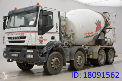 Caminhões Iveco Trakker betão betoneira / Misturador usado