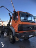 Camión Gancho portacontenedor Mercedes 2024