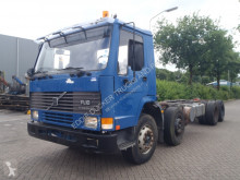Camion châssis Volvo FL10