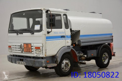 Camion cisterna prodotti chimici Renault Midlum