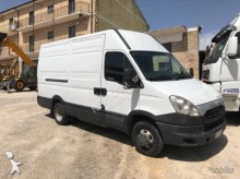Camion fourgon Iveco Daily 35C14