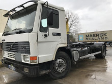 Volvo FL7 Gancho portacontenedor usado