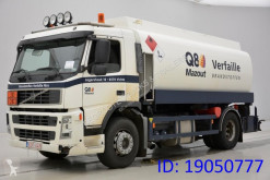 Camion Volvo FM9 citerne produits chimiques occasion
