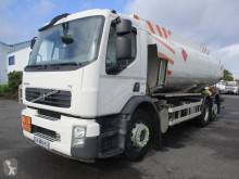 Camion Volvo FE 320 cisternă hidrocarburi second-hand