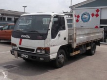 Camion plateau ridelles Isuzu NQR 70