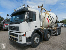 камион бетон миксер Volvo
