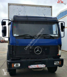 Camion fourgon Mercedes 1820