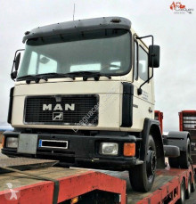 Camion châssis MAN 18.232