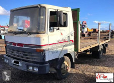Camion Nissan L60 plateau occasion