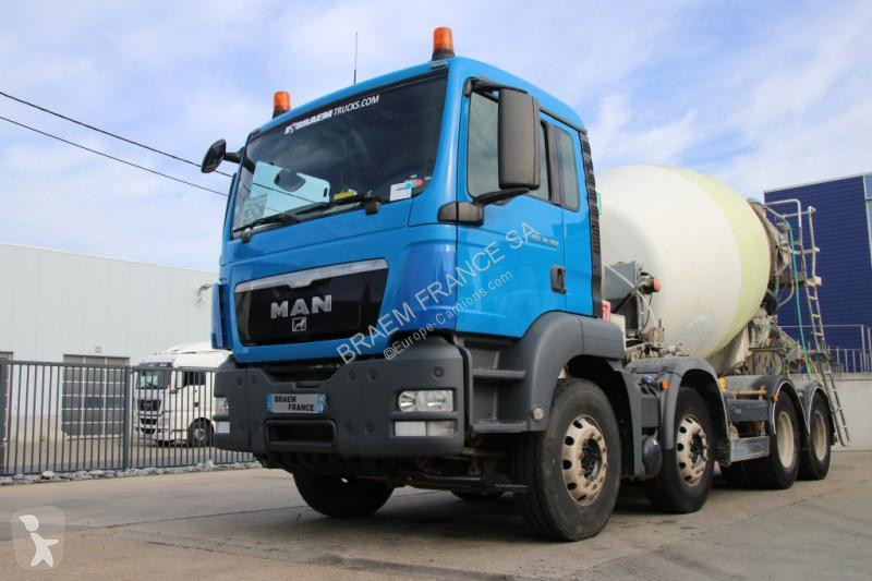 man cement mixer