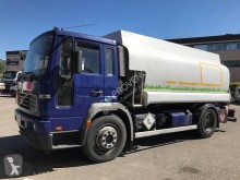 Camion citerne hydrocarbures Volvo FL 250