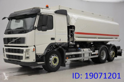 Teherautó Volvo FM 400 használt vegyi anyagok tartálykocsi