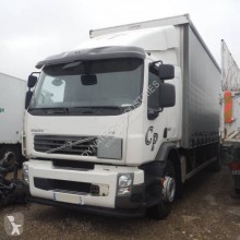 Teherautó Volvo FE 320 balesetes furgon