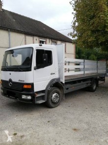 Camion plateau ridelles Mercedes Atego 1218