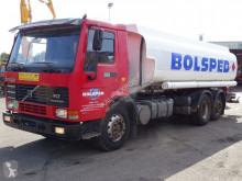 Camión Volvo FL7 cisterna usado