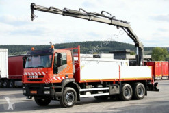 Ciężarówka Iveco TRAKKER 330 / 6X4 / CRANE HIAB 144 / RADIO CONTR platforma używana