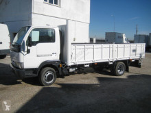 Camión caja abierta estándar Nissan Cabstar 35.12