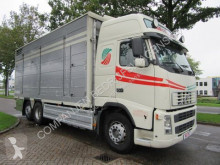 Camião transporte de gados Volvo FH