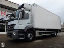 Vrachtwagen koelwagen Mercedes Axor 1829