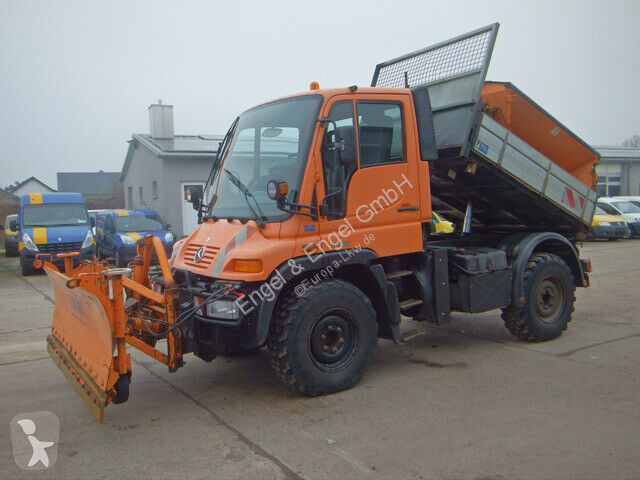 Vedere le foto Veicolo per la pulizia delle strade Unimog U300 U300 405/10 Aufsatzstreuer Schmidt SST17TL KLIMA