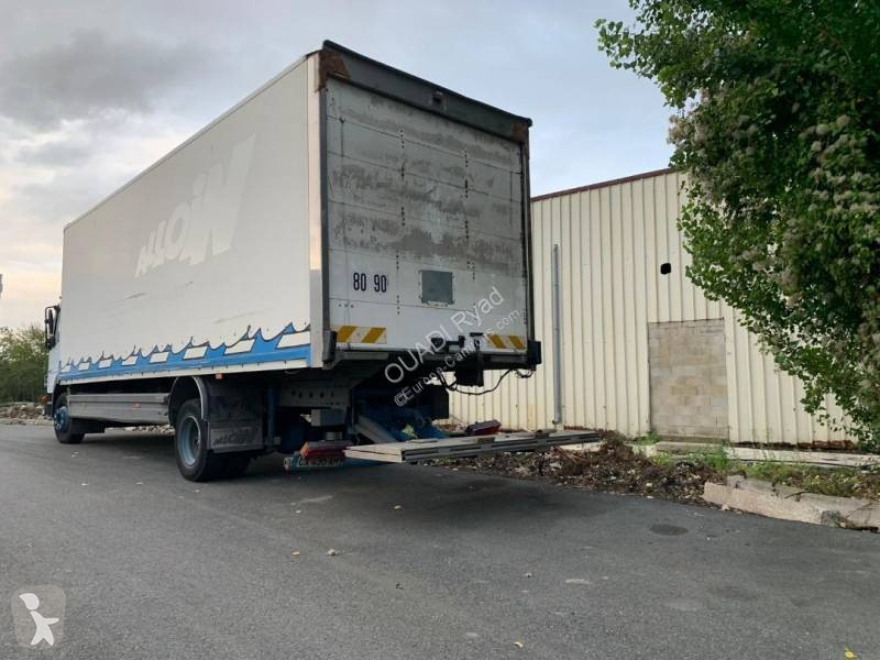 Voir les photos Camion Mercedes Atego 1218