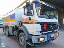 Camião cisterna Mercedes SK 1834