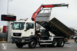 Camião estrado / caixa aberta MAN TGS 26.360/ 6X4/ 3 SIDED TIPPER+CRANE FASSI F110