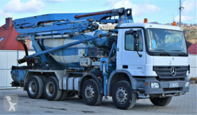 Camião Mercedes ACTROS 3241 BETONPUMPE /FUNK* Top Zustand! betão bomba de betão usado