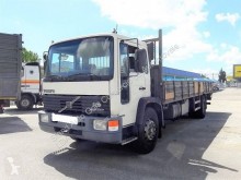 Camion plateau Volvo