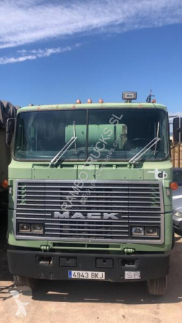 Lastbil Mack MH 613 169 betongpump begagnad