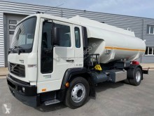 Camion Volvo FL6 12 citerne hydrocarbures occasion
