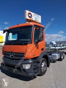 Camión Mercedes Antos 2543 chasis usado